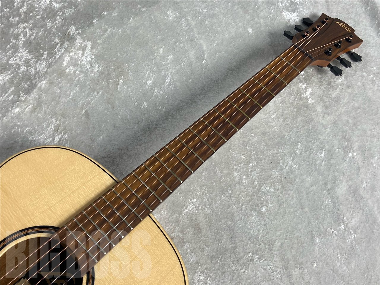 【即納可能】LAG Guitars（ラグギターズ）T318A（アコースティックギター） お茶の水駅前店・別館