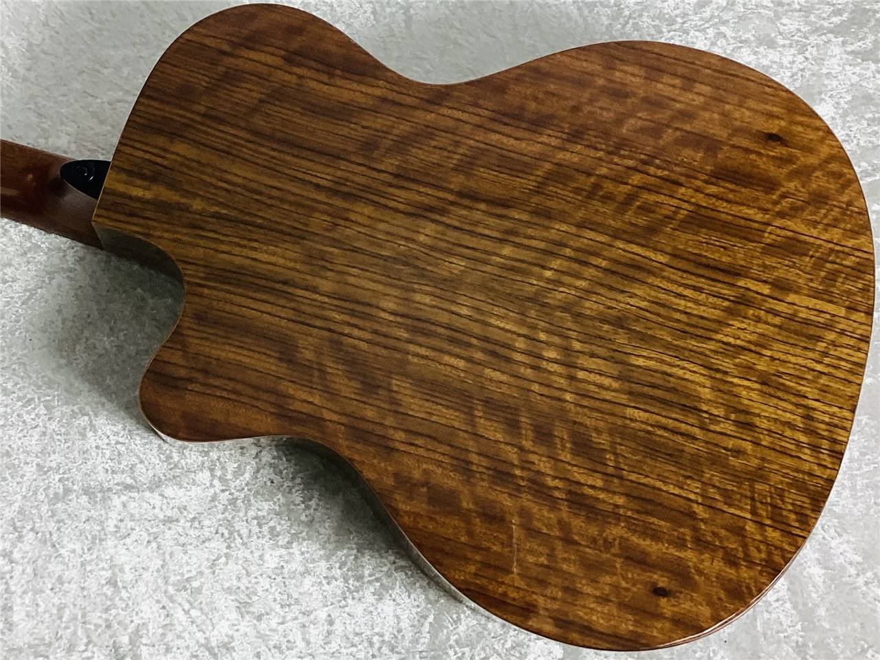 【即納可能】LAG Guitars（ラグギターズ）T318ACE（エレクトリック・アコースティックギター） お茶の水駅前店・別館