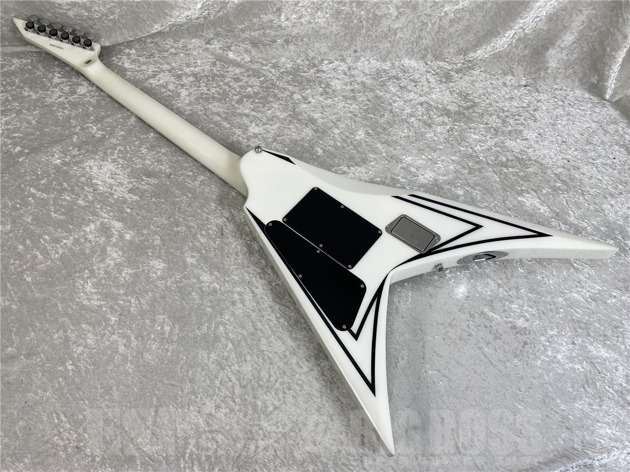 【即納可能】E-II(イーツー) SV (White, w/Black Stripes) お茶の水駅前店(東京)