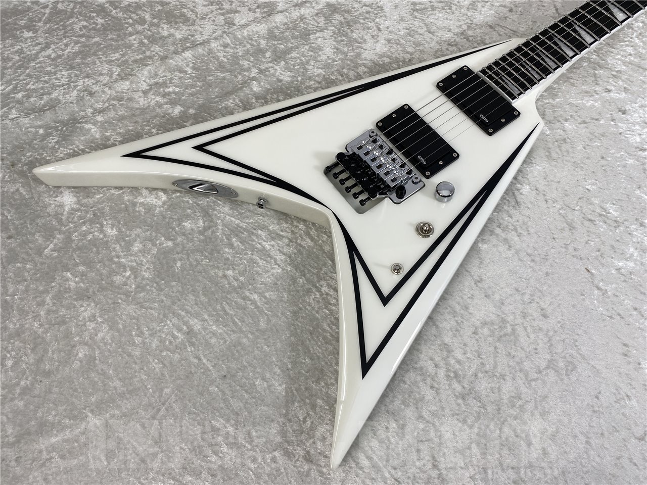 【即納可能】E-II(イーツー) SV (White, w/Black Stripes) お茶の水駅前店(東京)