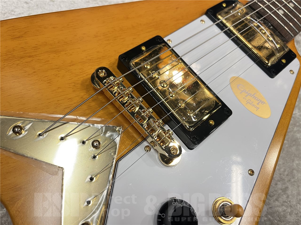 【即納可能】Epiphone（エピフォン）1958 Korina Flying V（Aged Natural）　名古屋店