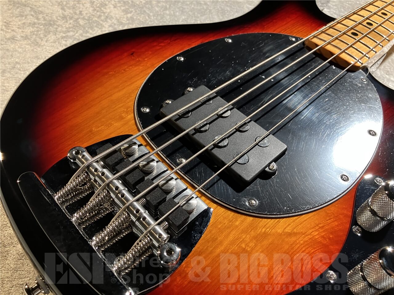 【即納可能】MUSICMAN(ミュージックマン) Retro '70s StingRay Bass (Vintage Sunburst) 札幌店