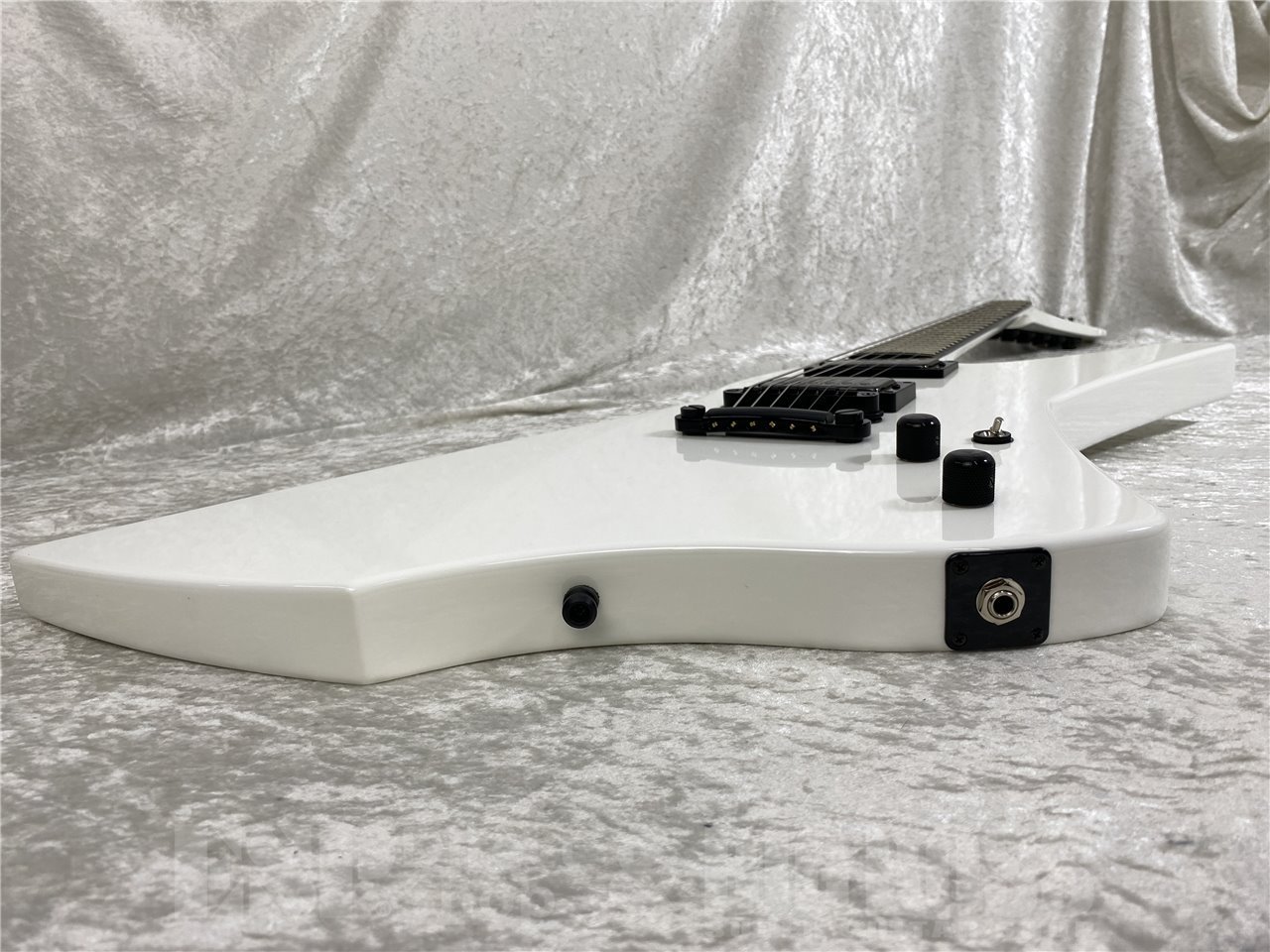 【受注生産】ESP(イーエスピー) SNAKEBYTE / Snow White (METALLICA/James Hetfieldモデル)