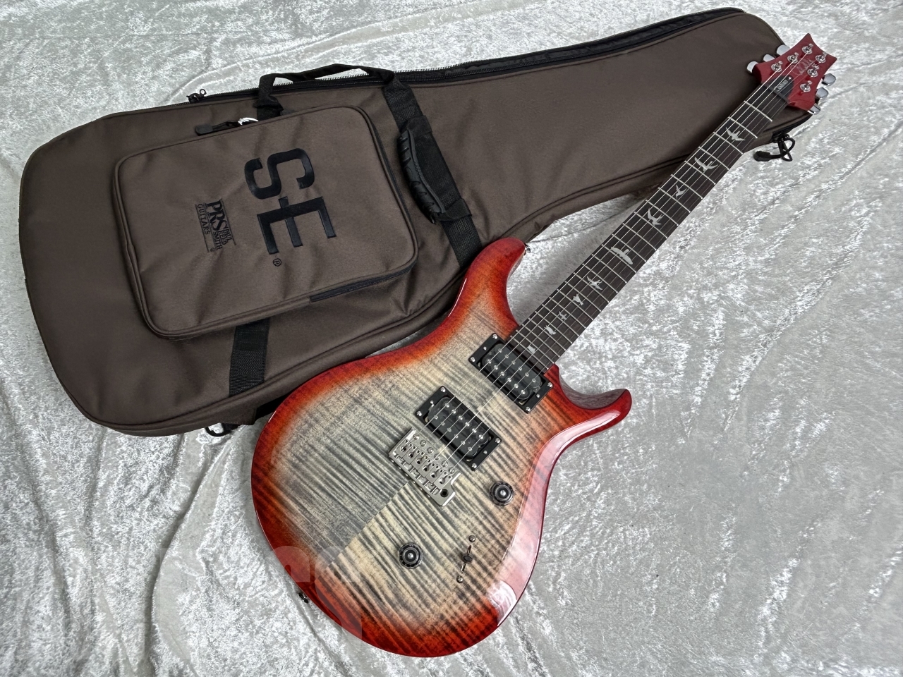 【即納可能】Paul Reed Smith(ポールリードスミス/PRS) SE Custom 24 Charcoal Cherry Burst お茶の水駅前店(東京)