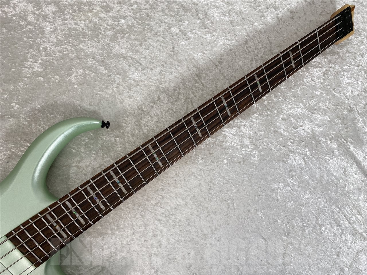 【即納可能】Sire(サイアー) Marcus Miller M6 4-String Headless (Surf Green Metallic Satin) お茶の水駅前店(東京)