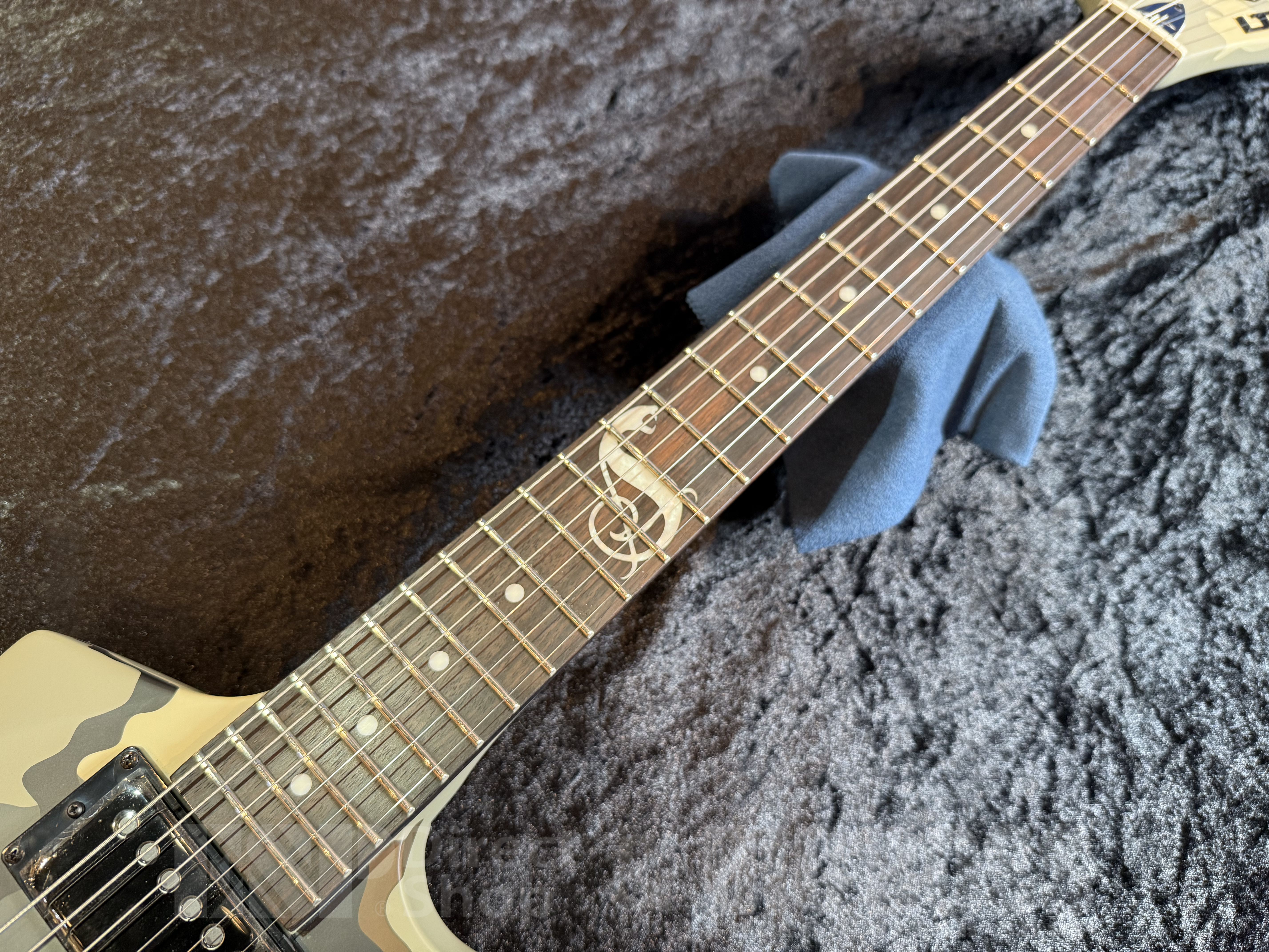 【即納可能/中古品】LTD (エルティーディー) SNAKEBYTE CAMO 【KUIU Camo Satin】 福岡店