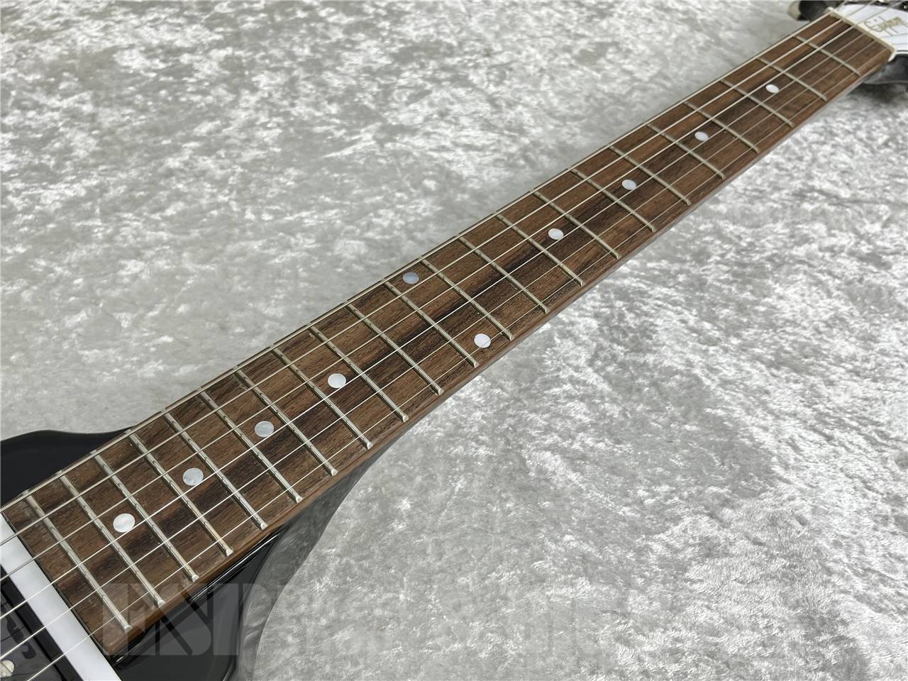 【即納可能】Epiphone ( エピフォン ) Kirk Hammett 1979 Flying V / Ebony (エレクトリックギター) お茶の水駅前店・別館