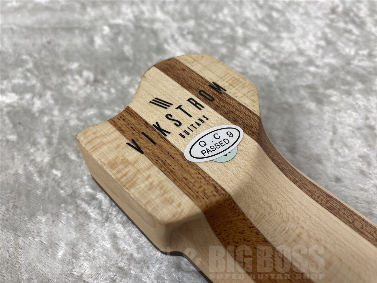 【即納可能】VIKSTROM GUITARS(ヴィクストロムギターズ) VSMH-270 (Trans Pink) お茶の水駅前店(東京)