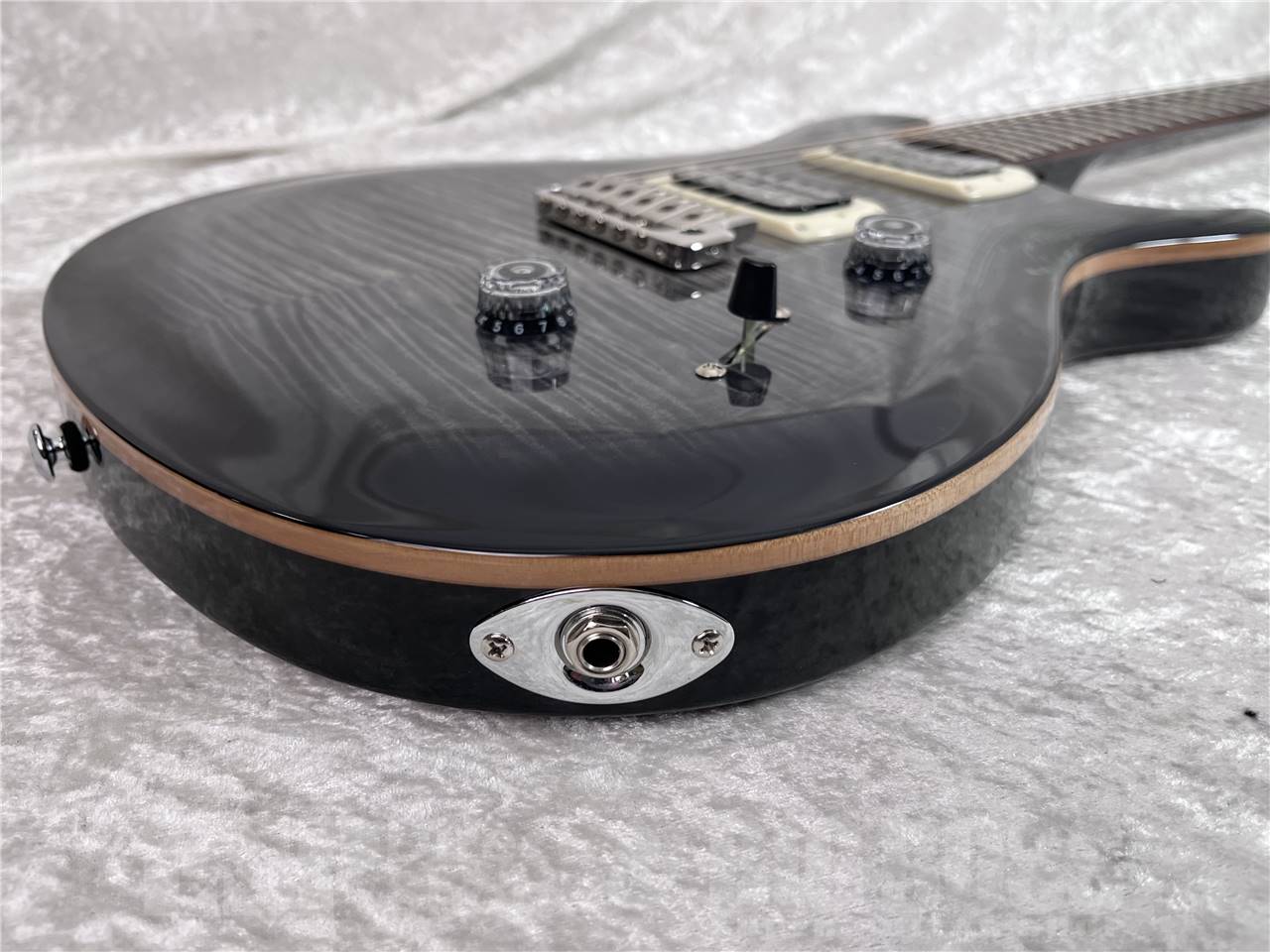 【即納可能】Paul Reed Smith(PRS/ポールリードスミス) SE Custom 24 / Faded Grey Black Burst (2025年製)お茶の水駅前店・別館