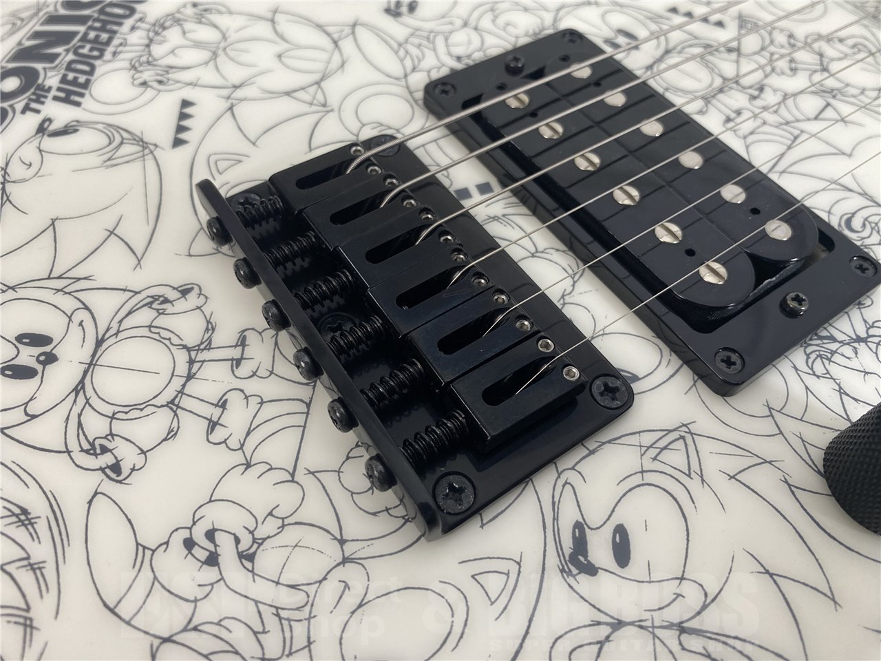 【即納可能】ESP×SONIC(イーエスピーxソニック) SONIC THE HEDGEHOG GUITAR III -Classic Sonic Edition- / Classic Sonic Collage Art / Black Satin お茶の水駅前店(東京)