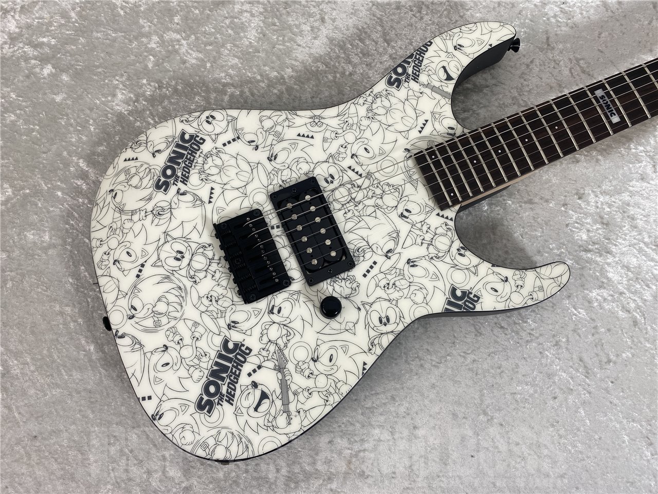 【即納可能】ESP×SONIC(イーエスピーxソニック) SONIC THE HEDGEHOG GUITAR III -Classic Sonic Edition- / Classic Sonic Collage Art / Black Satin お茶の水駅前店(東京)