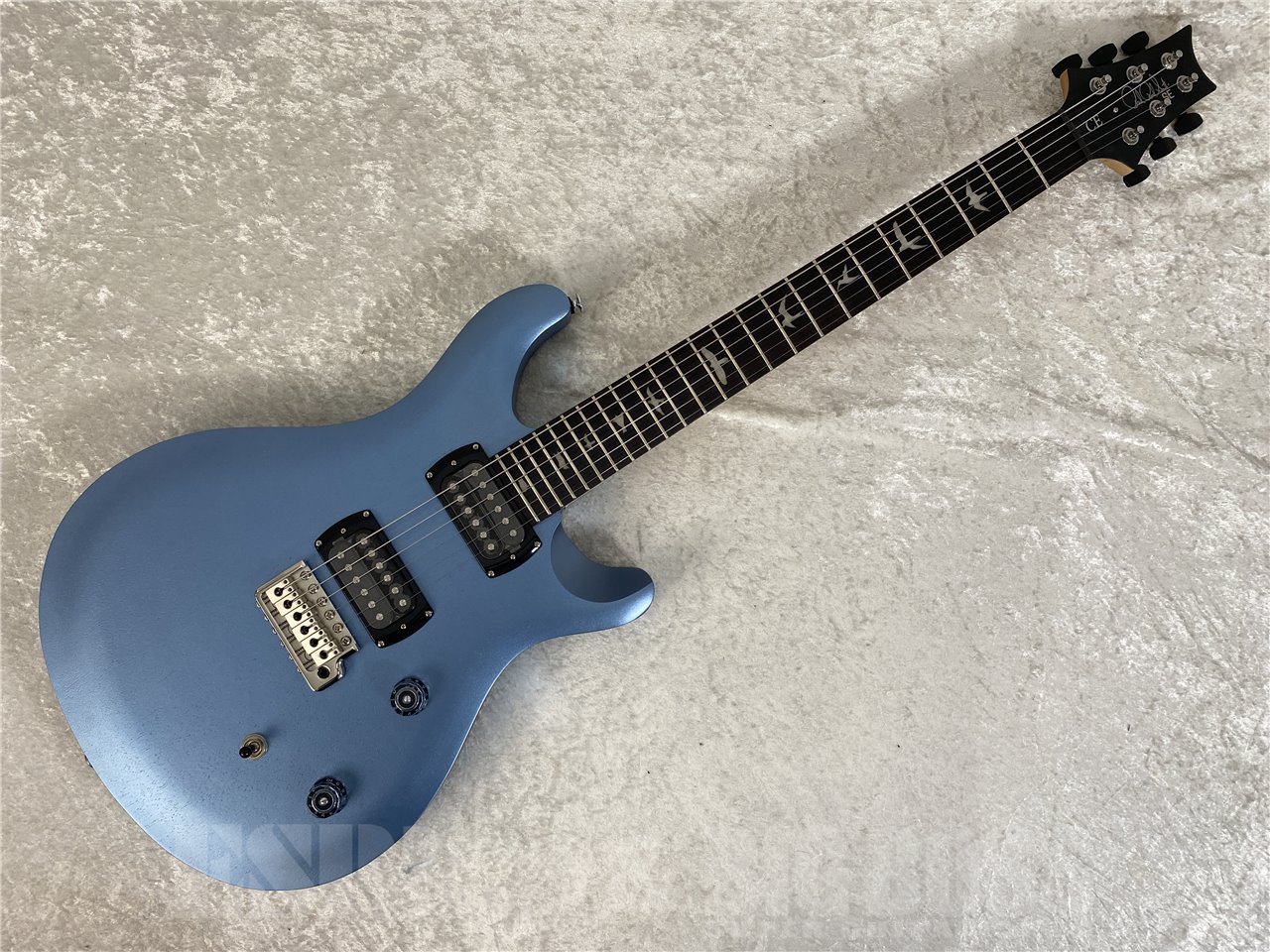 【即納可能】Paul Reed Smith(PRS/ポールリードスミス) SE CE 24 Standard Satin / Ice Blue Metallic (2025年製) お茶の水駅前店(東京)
