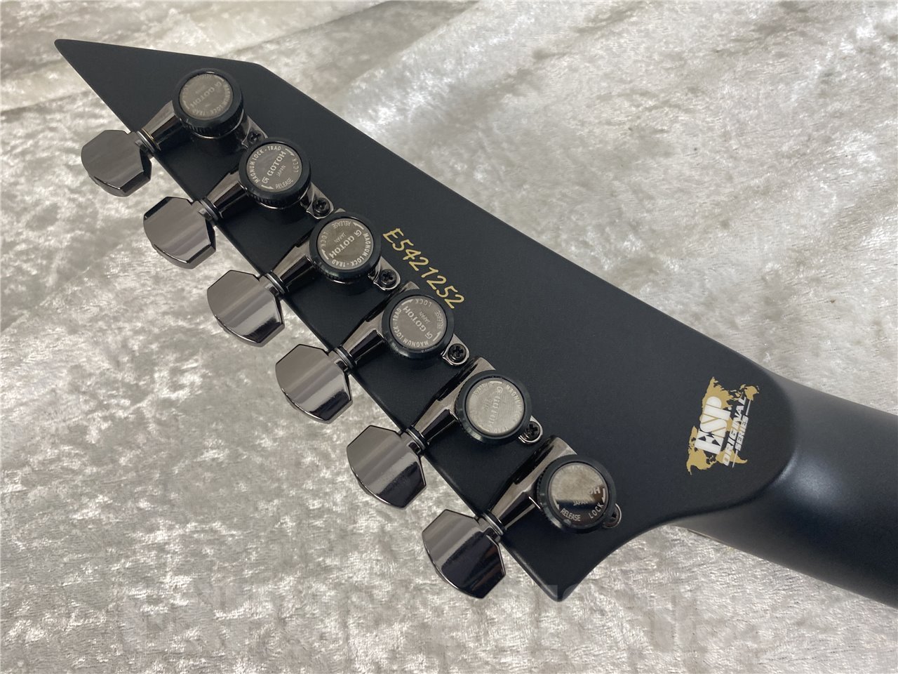 【即納可能】ESP(イーエスピー) M-II CTM NT/FM (Charcoal Burst w/White Pearl Black) お茶の水駅前店(東京) - 10