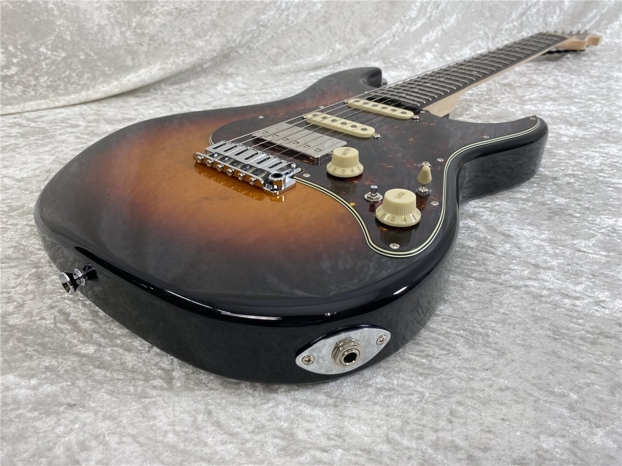 【即納可能】EDWARDS(エドワーズ) E-SNAPPER-AL/R (3 Tone Sunburst) お茶の水駅前店(東京)