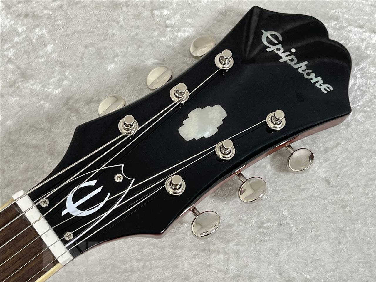 【即納可能】Epiphone ( エピフォン ) Riviera/ Royal Tan  (セミアコースティックギター) お茶の水駅前店・別館