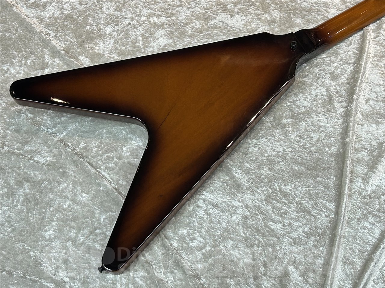 【中古品/即納可能】 Gibson (ギブソン) Custom Shop Historic Collection 1967 Flying V w/Maestro Vibrola (Tobacco Sunburst) 広島店