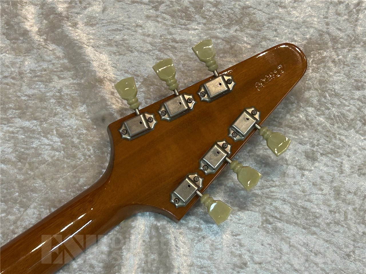 【中古品/即納可能】 Gibson (ギブソン) Custom Shop Historic Collection 1967 Flying V w/Maestro Vibrola (Tobacco Sunburst) 広島店