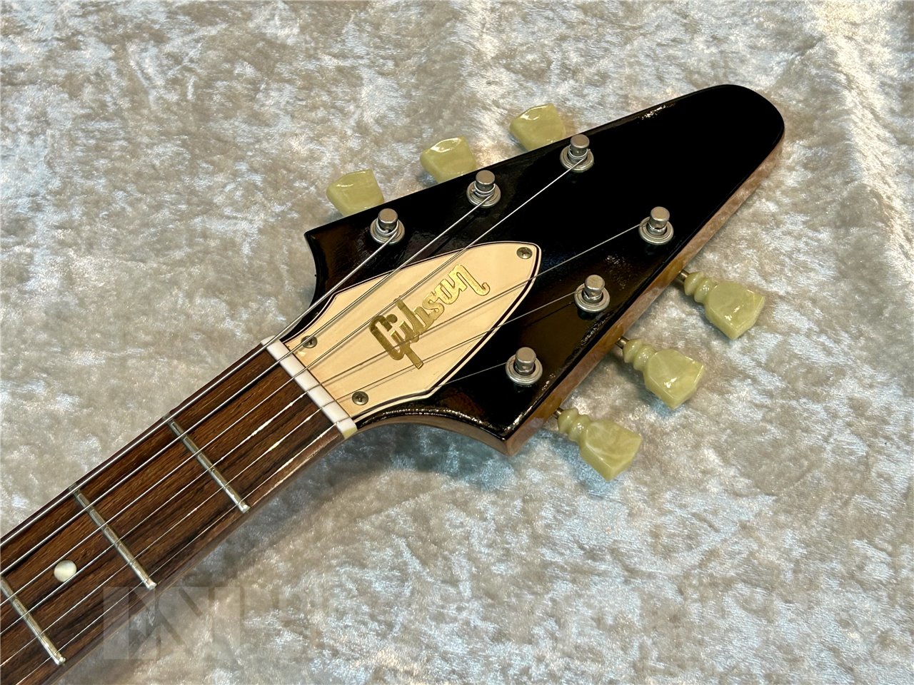 【中古品/即納可能】 Gibson (ギブソン) Custom Shop Historic Collection 1967 Flying V w/Maestro Vibrola (Tobacco Sunburst) 広島店