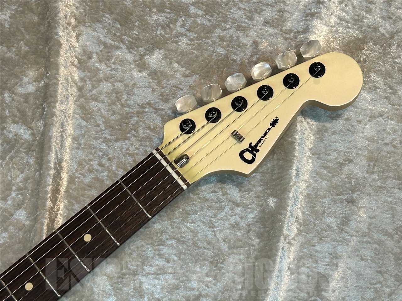 【中古品】Charvel JAKE E LEE Signeture Model (Pearl White with Lavender Hue) 広島店