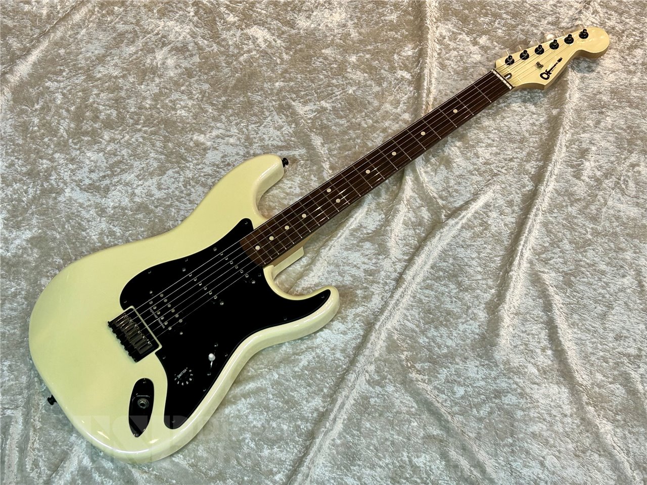 【中古品】Charvel JAKE E LEE Signeture Model (Pearl White with Lavender Hue) 広島店