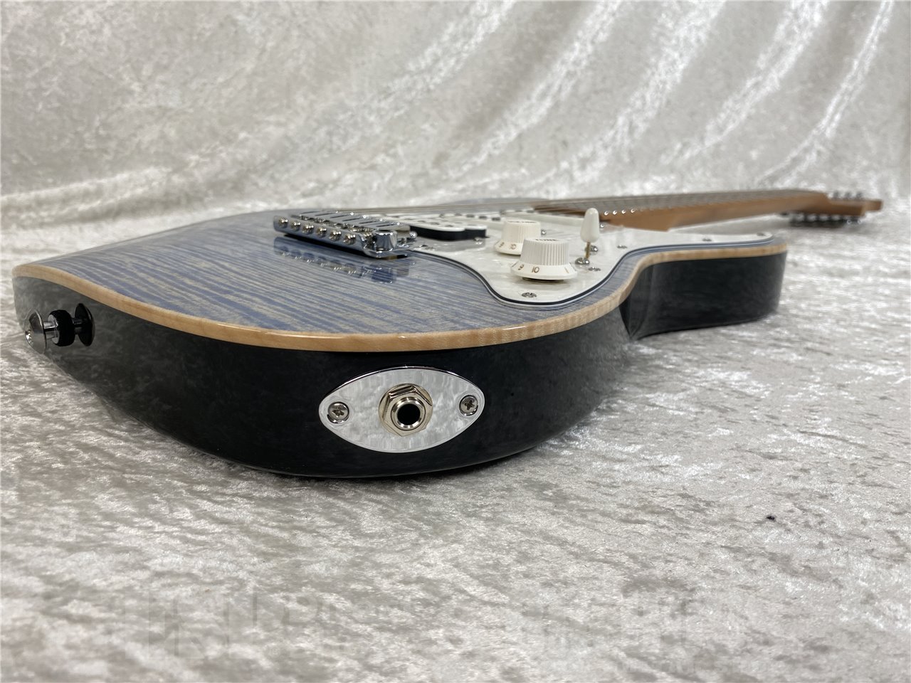 【即納可能】Suhr(サー) Standard Plus / Faded Trans Whale Blue Burst / Roasted Maple お茶の水駅前店(東京)