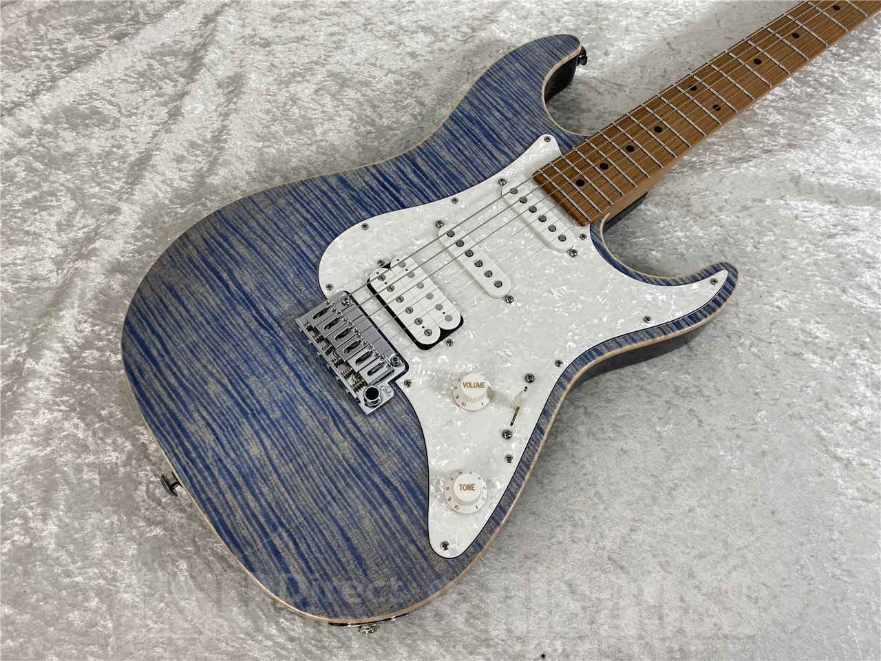 【即納可能】Suhr(サー) Standard Plus / Faded Trans Whale Blue Burst / Roasted Maple お茶の水駅前店(東京)