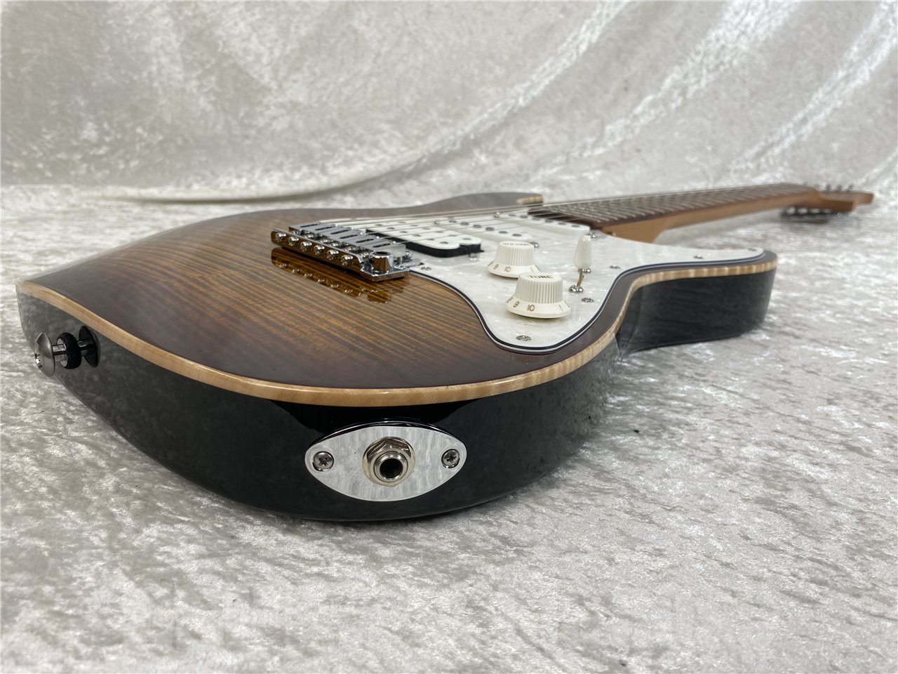 【即納可能】Suhr(サー) Standard Plus / Bengal Burst / Pau Ferro お茶の水駅前店(東京)