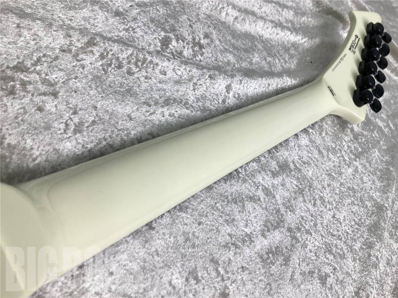 【即納可能/中古品】LTD(エルティーディー) VULTURE Olympic White (METALLICA/James Hetfieldモデル)お茶の水駅前店・別館【新春初売りお年玉セール対象商品】