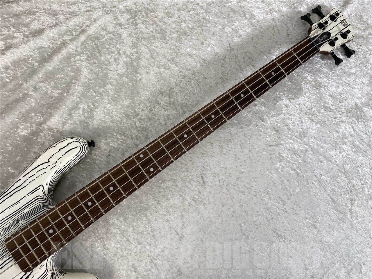 【即納可能/お正月価格】Spector(スペクター) PULSE 4 SATIN EX-LTD(White w/Black Filler) お茶の水駅前店(東京)【新春初売りお年玉セール対象商品】