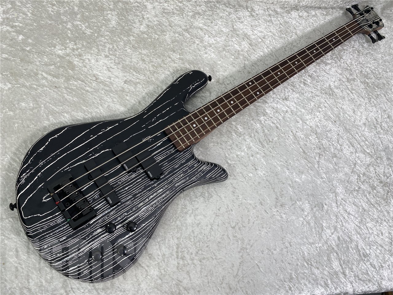 【即納可能/お正月価格】Spector(スペクター) NS PULSE 4 Satin EX-LTD #BKWH お茶の水駅前店(東京)【新春初売りお年玉セール対象商品】
