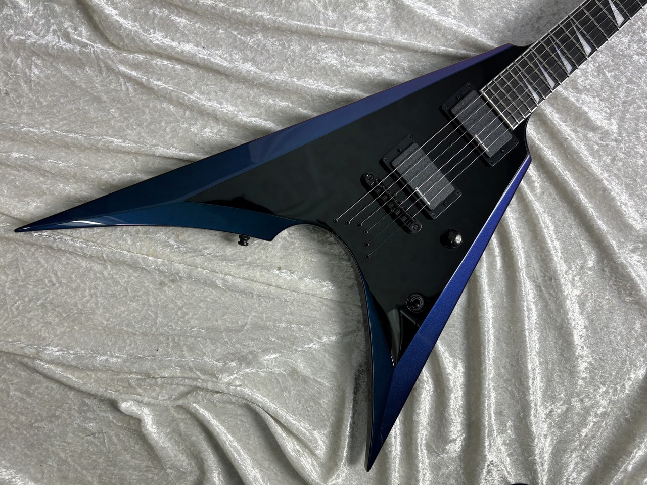 【即納可能】 ESP(イーエスピー) ARROW NT / Black w/ANDROMEDA MAZIORA お茶の水駅前店(東京)