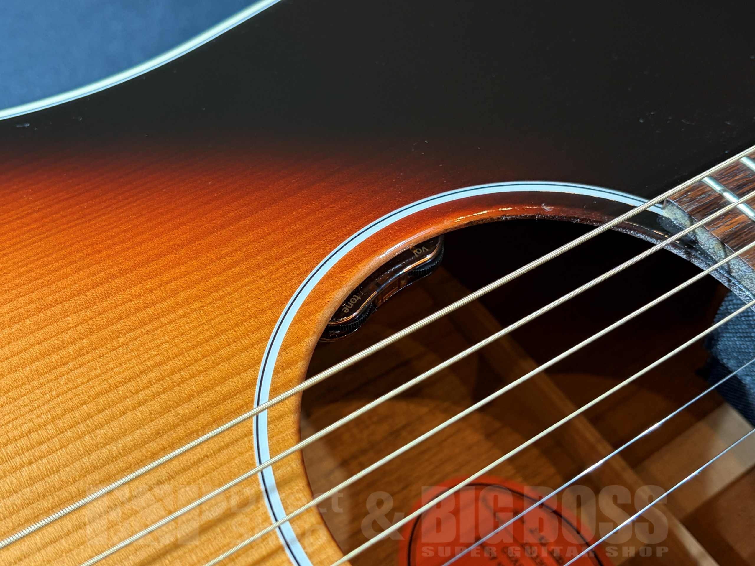 【即納可能/アウトレット】GIBSON(ギブソン) J-45 RED SPRUCE TRIBURST / 大阪店　【新春初売りお年玉セール対象商品】