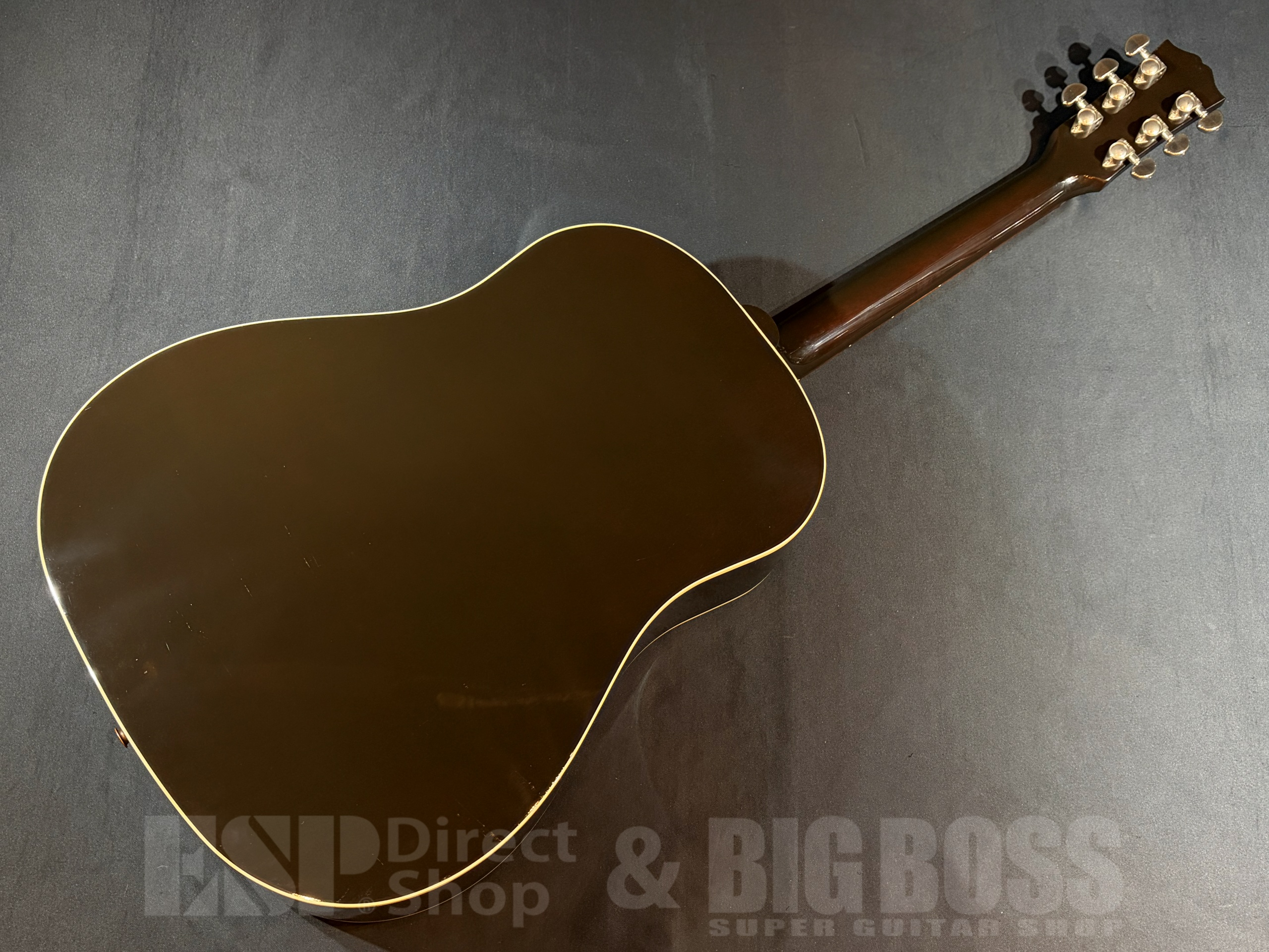【即納可能/アウトレット】GIBSON(ギブソン) J-45 RED SPRUCE TRIBURST / 大阪店　【新春初売りお年玉セール対象商品】