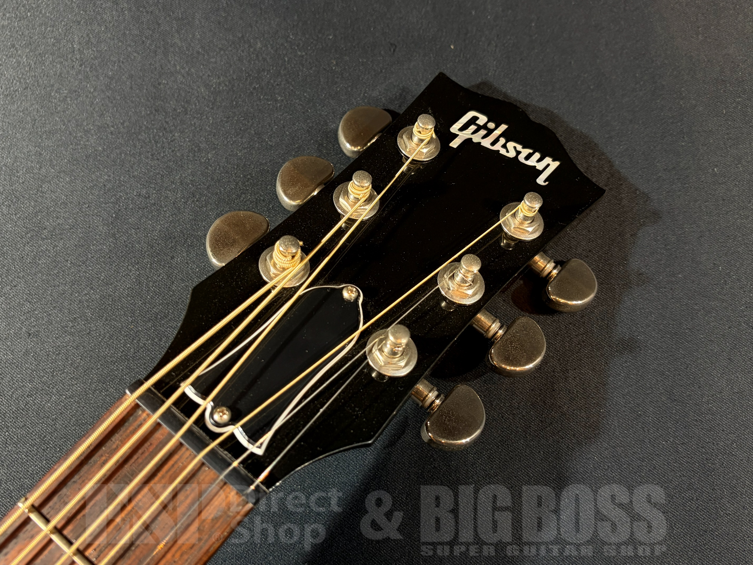 【即納可能/アウトレット】GIBSON(ギブソン) J-45 RED SPRUCE TRIBURST / 大阪店　【新春初売りお年玉セール対象商品】