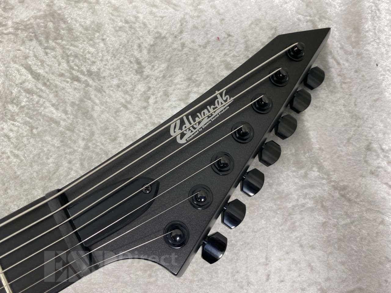 EDWARDSより、M-IIシリーズの流れを汲む新しい7弦ギター、E-M-II-7 が