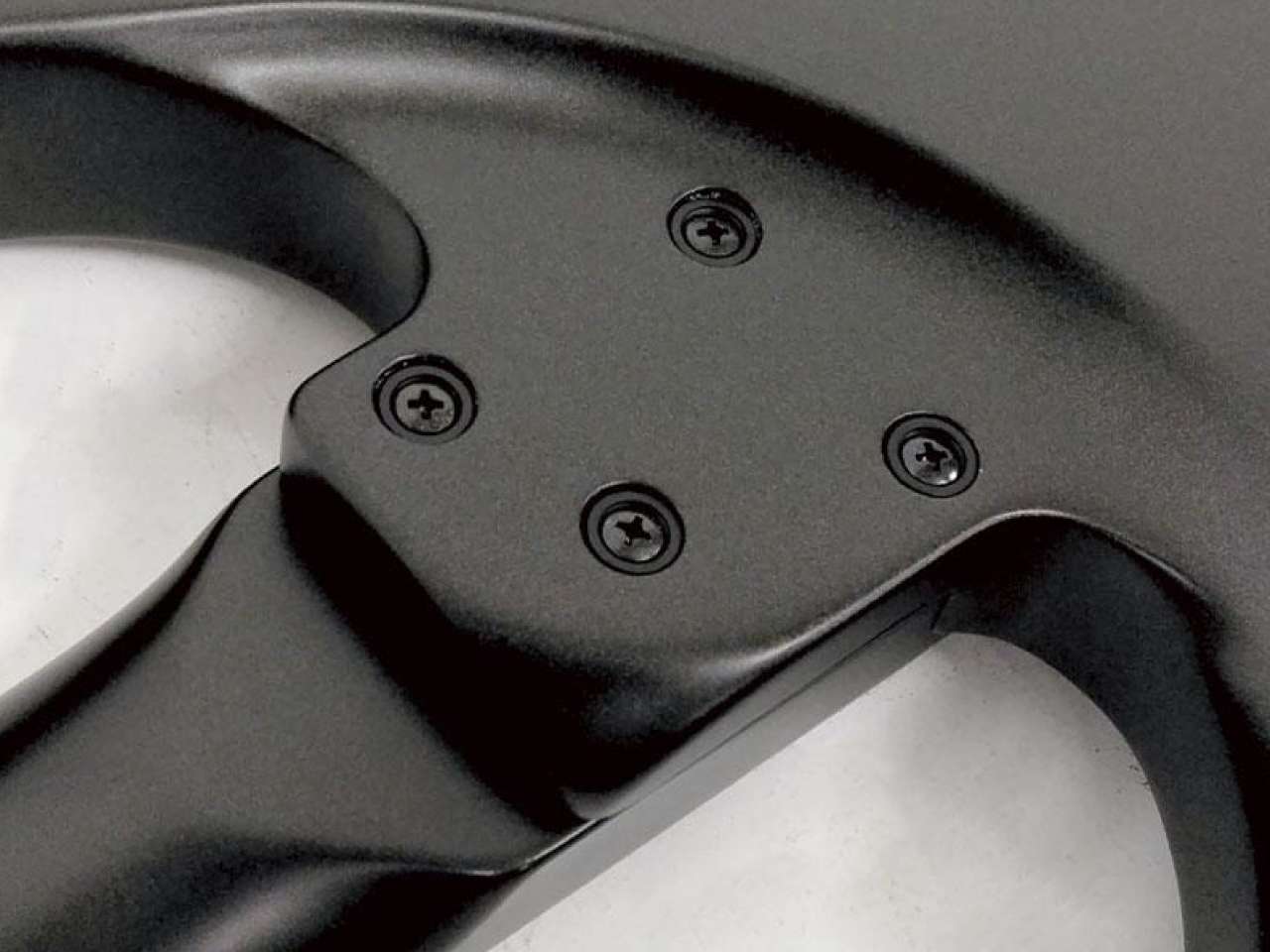 EDWARDSより、M-IIシリーズの流れを汲む新しい7弦ギター、E-M-II-7 が